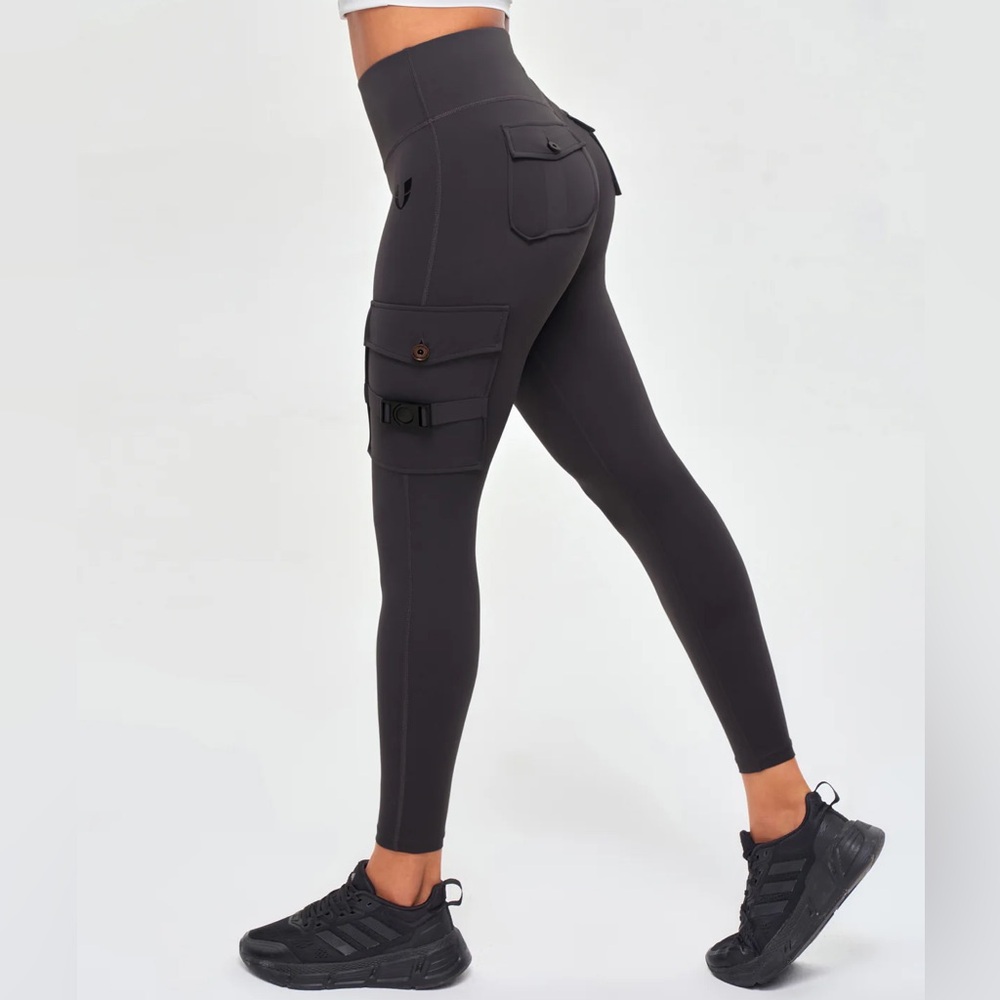 Firm abs cargo leggings